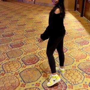 jordan 1 yellow roses